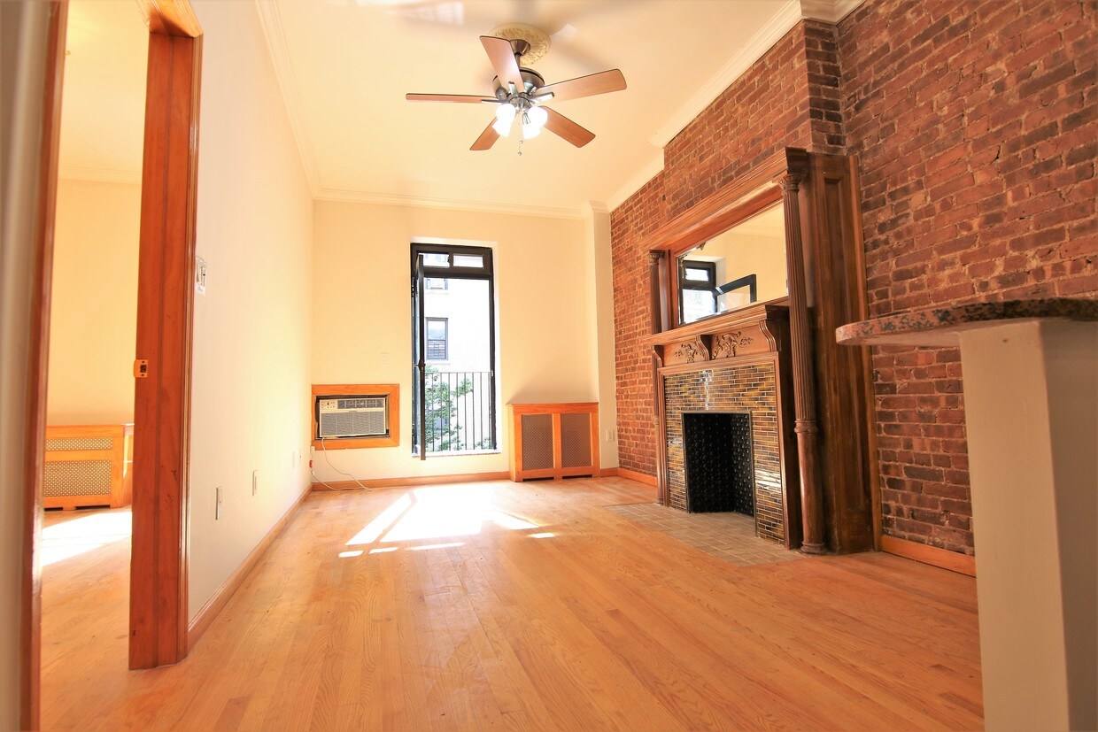 Primary Photo - 315 W 100th St