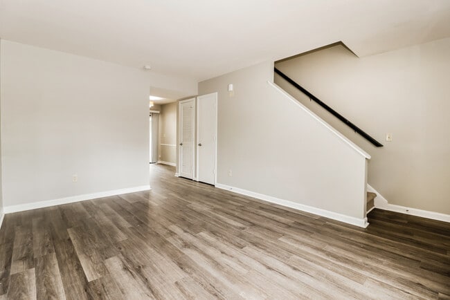 Building Photo - 833 Von Kolnitz Rd