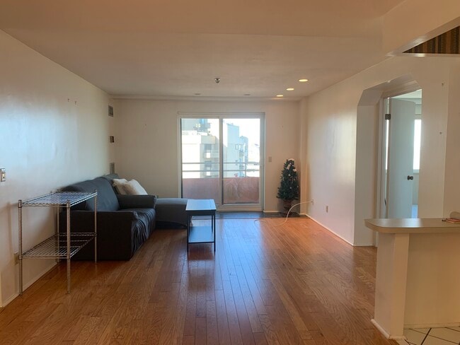 Building Photo - 382 Ocean Ave