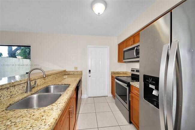 Building Photo - 4033 SW 68th Way