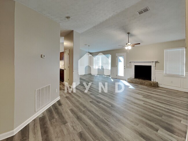 Building Photo - 5491 La Fleur Trl