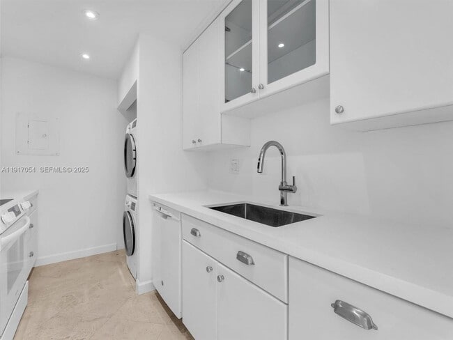 Building Photo - 255 Galen Dr