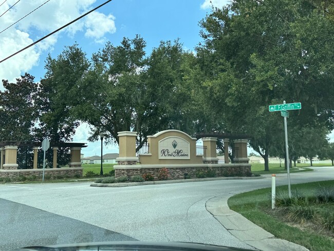 Building Photo - Spacious and Brand New