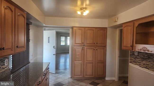 Building Photo - 2528 Summerson Rd