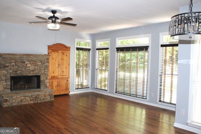 Building Photo - 356 Regal Pines Ct