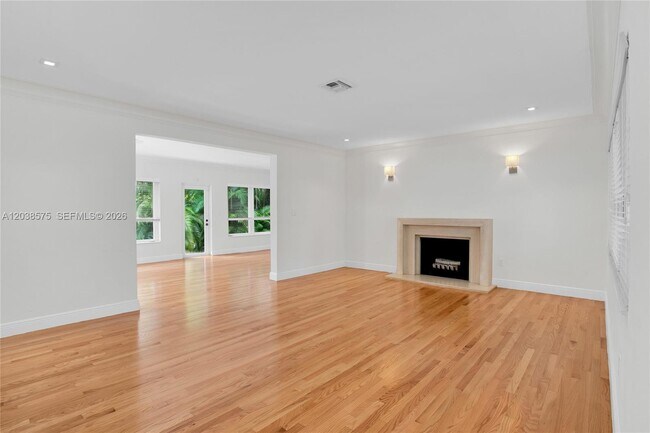 Building Photo - 1100 S Alhambra Cir