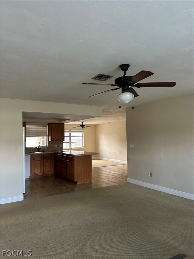 Foto del edificio - 2128 SE 4th St