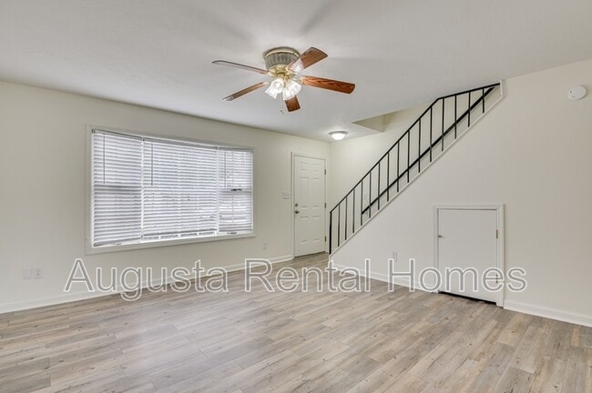 Foto del edificio - 1402 Arsenal Ave