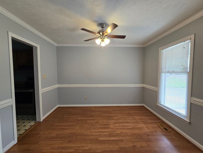 Building Photo - 5090 Summer Ridge Rd