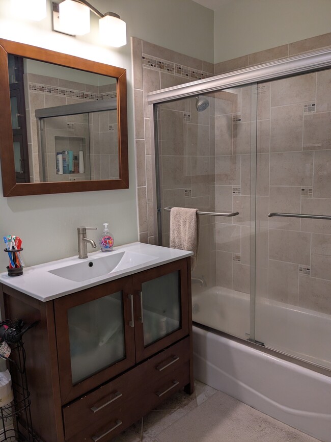 Building Photo - 413 Avenue D