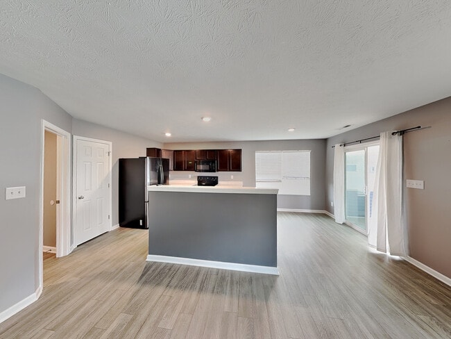 Foto del edificio - 8145 Ambrosia Ln