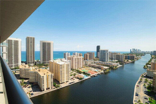 Foto del edificio - 2602 E Hallandale Beach Blvd