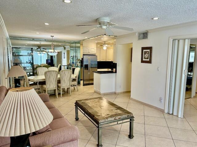 Foto del edificio - 6435 Bay Club Dr