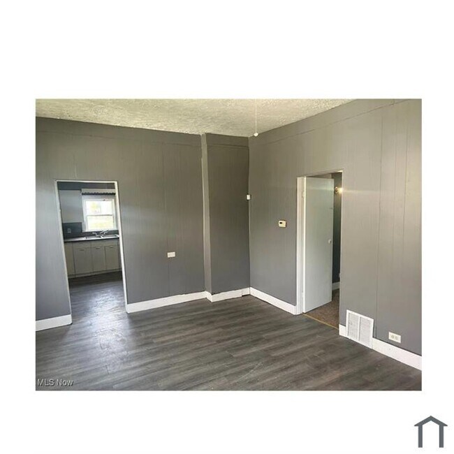 Foto del edificio - 7612 Colgate Ave