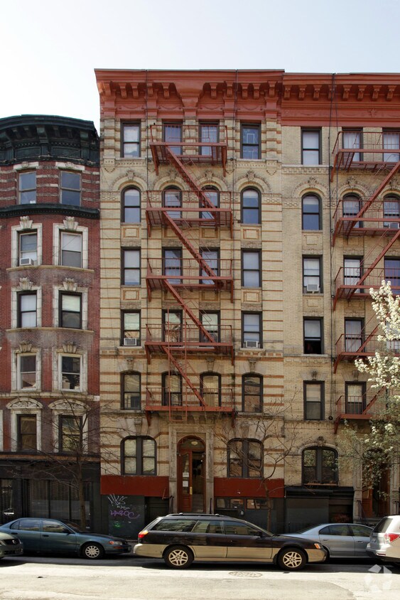 Building Photo - 206 E Seventh St