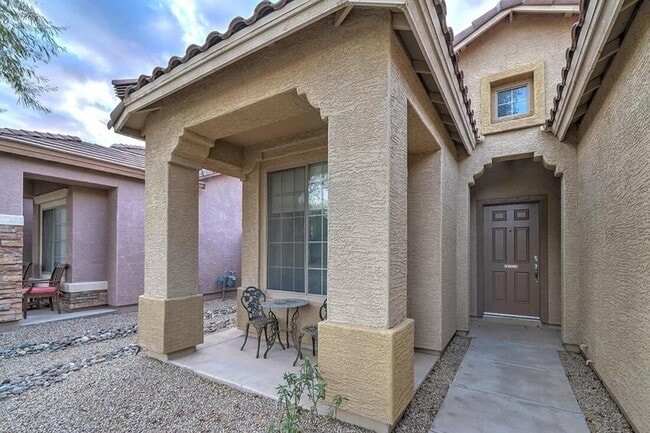 Building Photo - 44811 Paraiso Ln
