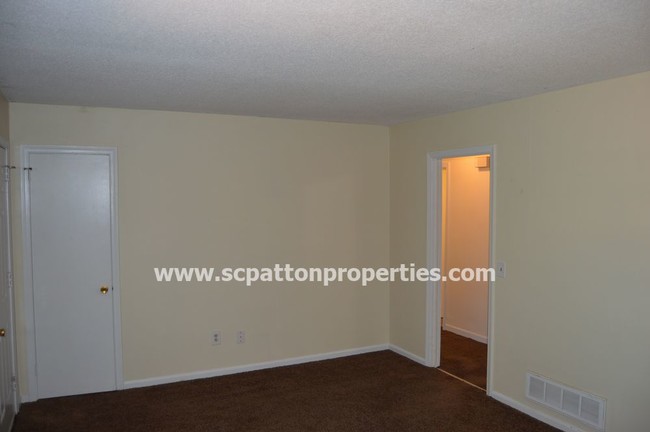 Building Photo - Broad River Duplex