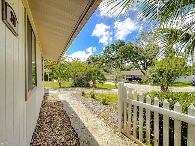 Building Photo - 3 br, 2 bath House - 310 Camellia Street