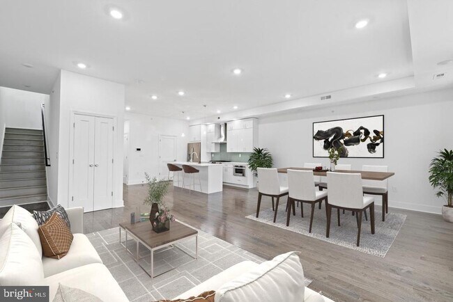 Foto del edificio - 1335 N Franklin St