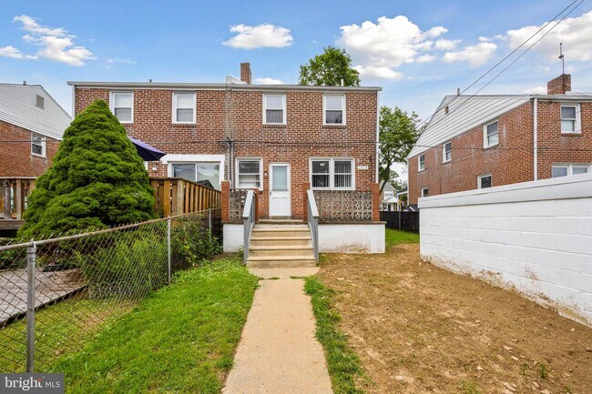 Building Photo - 1015 Cobbs St