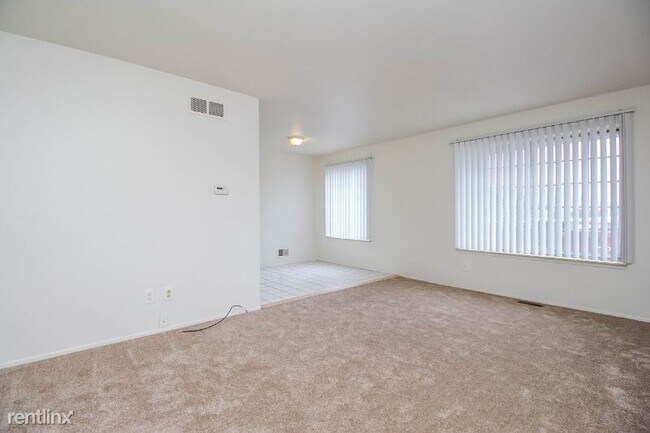 Building Photo - 30200 Southfield Rd