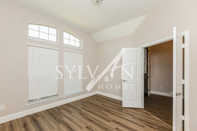Building Photo - Gorgeous single-story home ready for you