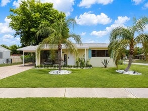 Building Photo - 3539 Everglades Rd