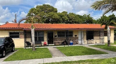 Building Photo - 18200 NW 6th Pl