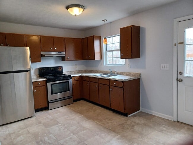 Building Photo - 142 Nottoway Dr