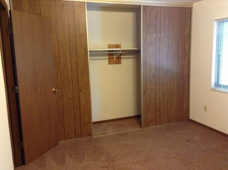 624 E Hopocan Ave, Barberton, OH 44203 Room for Rent in Barberton, OH