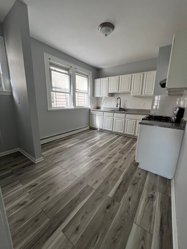 Kitchen - 74 Smith St
