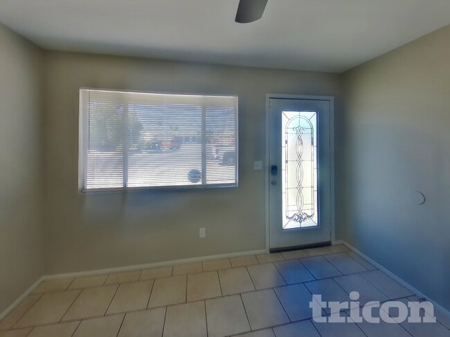 Building Photo - 10921 W Turney Ave