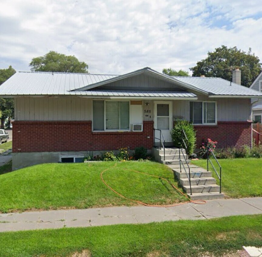Foto principal - 588 L St