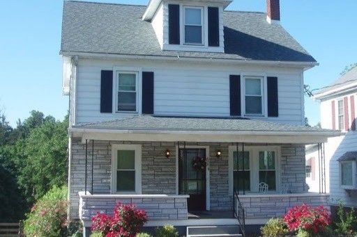 Front of building - 686 Bloom Rd