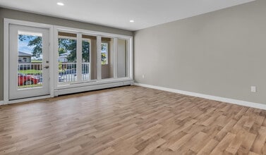 Building Photo - 318 108 St