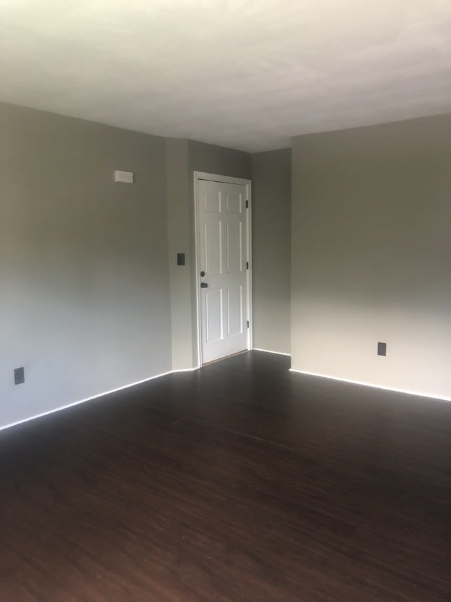 living room - 730 Clevio St