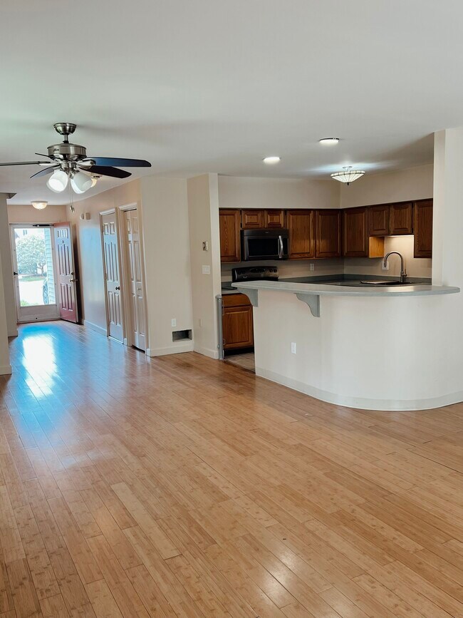 Building Photo - 26 Lions Ln