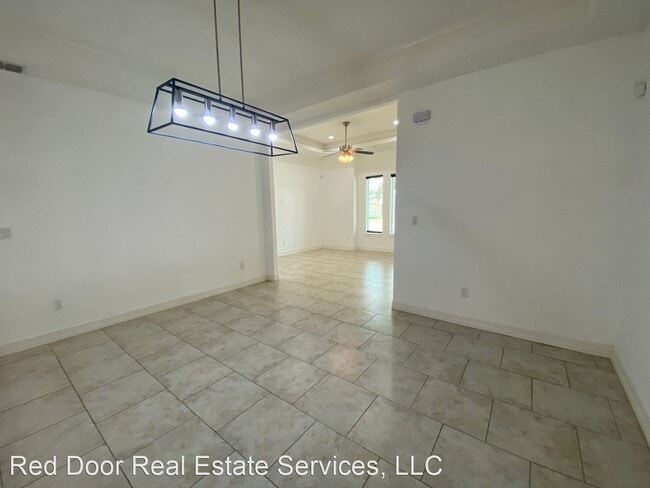 Building Photo - 3 br, 2 bath House - 1211 Ambriosa Dr.