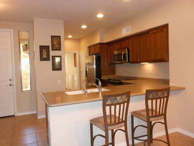 Building Photo - 2128 W Tallgrass Trail