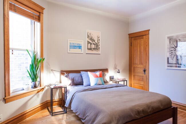 Bedroom 1 - 3304 W Palmer St