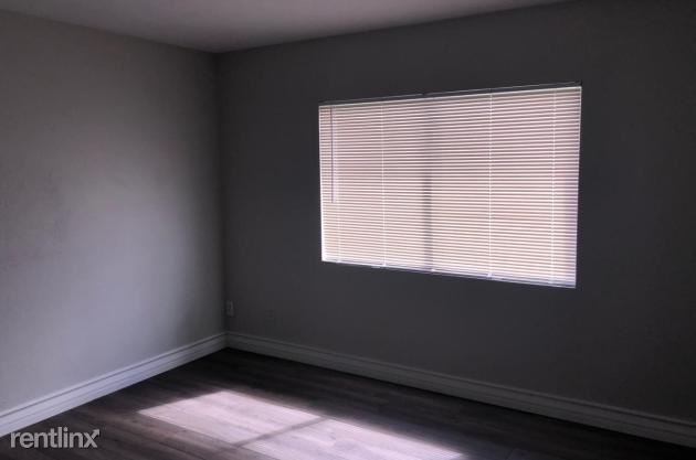 Foto del edificio - 3348 S Parkside Dr