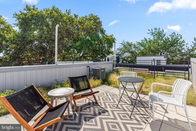 Building Photo - 815 Perkiomen St