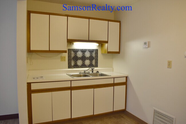 Foto del edificio - 724 Beverage Hill Ave