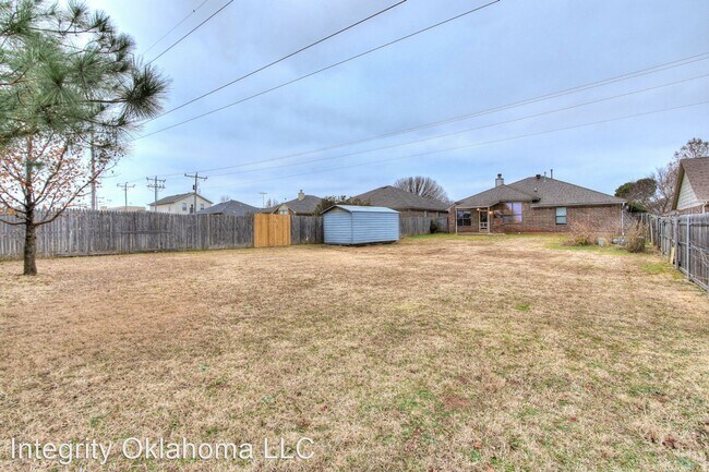 Building Photo - 3 br, 2 bath House - 2013 East View Drive