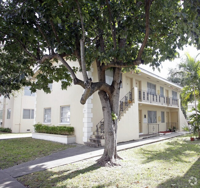 Primary Photo - 218 Phoenetia Ave