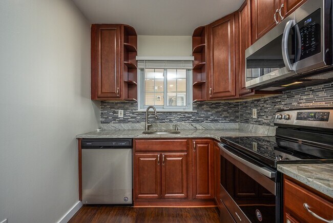 Foto del edificio - 529 Fox Run Ln