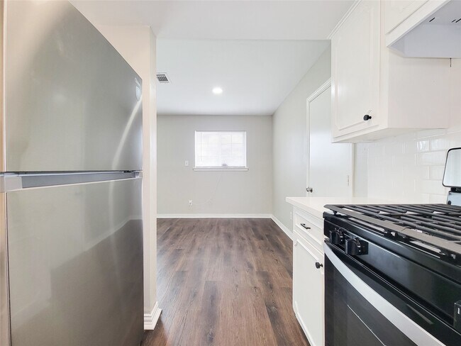 Foto del edificio - 6439 Oaknut Dr