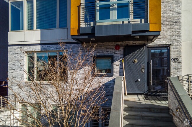 Entrada - Off Twelfth