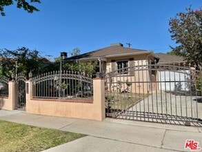 Building Photo - 5716 Lasaine Ave