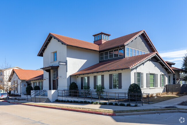 La oficina de arrendamiento y salón social - The Junction at College Station